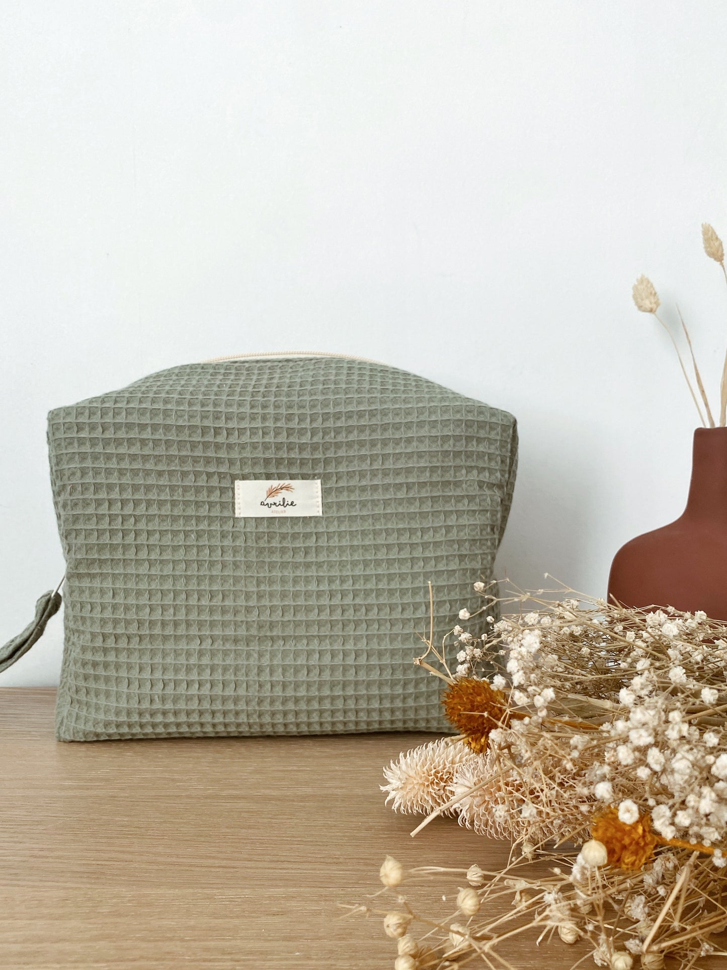 Customizable honeycomb toiletry bag