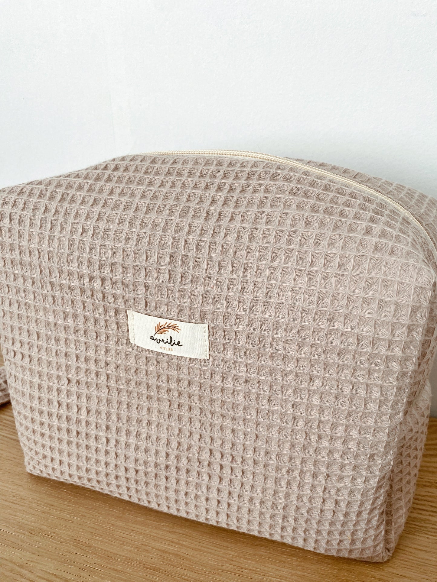 Customizable honeycomb toiletry bag