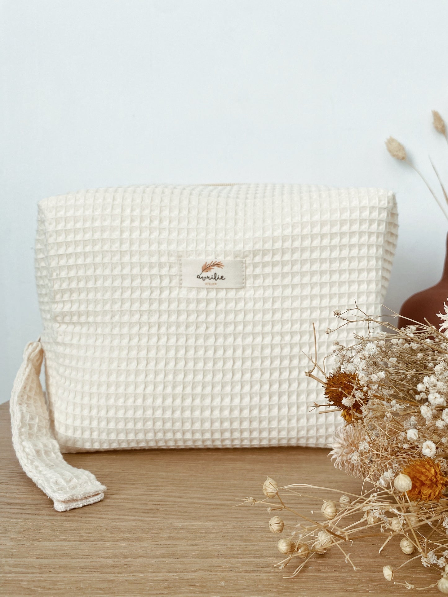 Customizable honeycomb toiletry bag