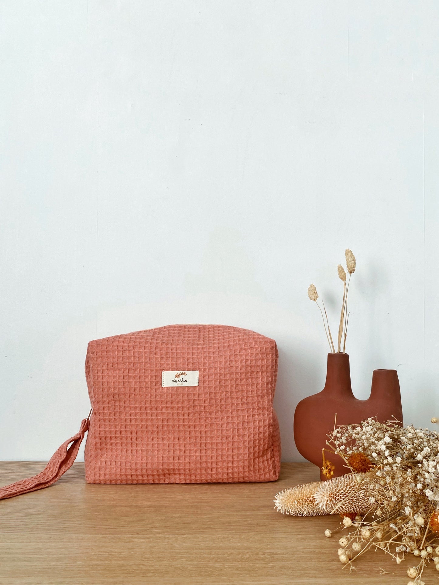 Customizable honeycomb toiletry bag