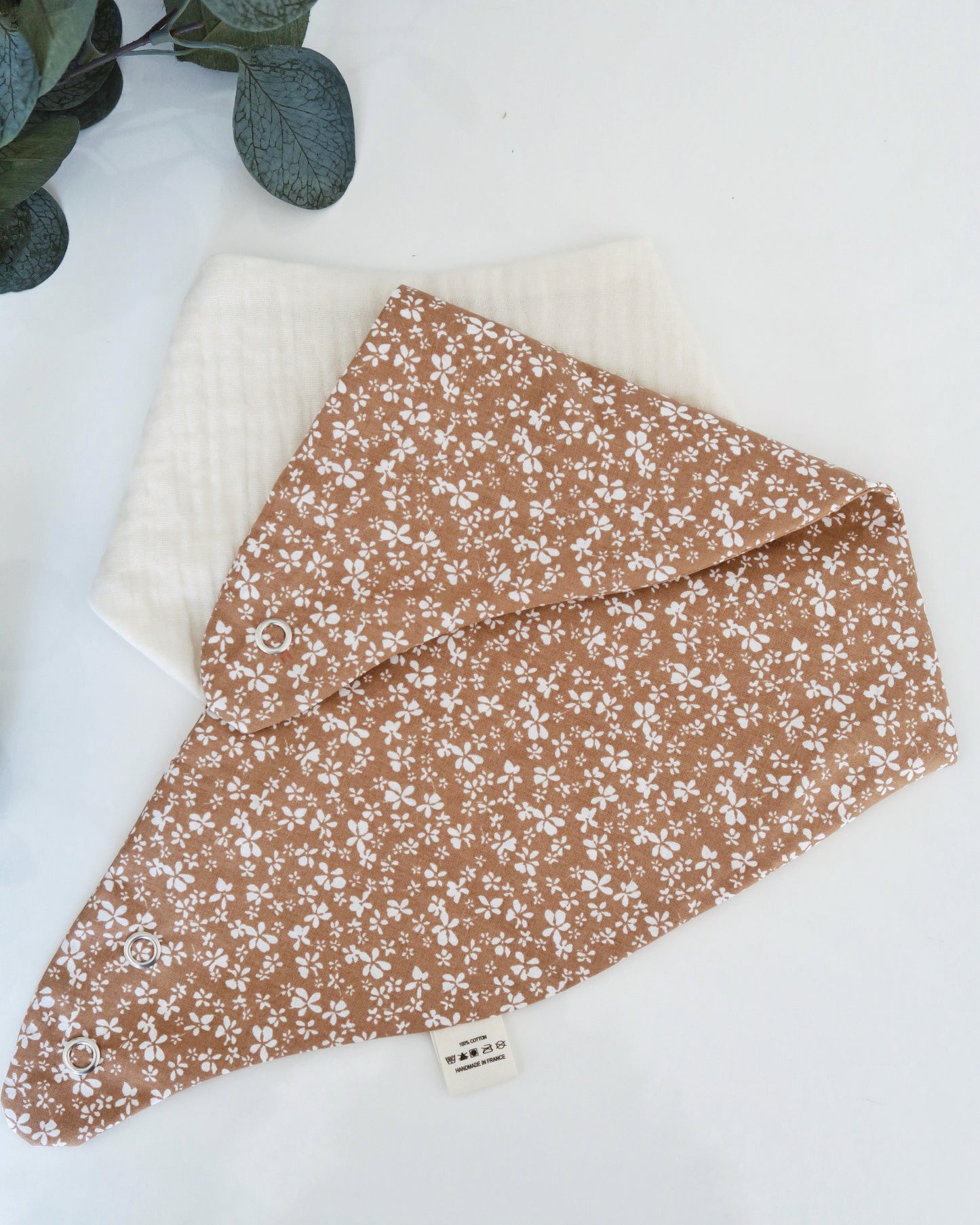 Lot de 2 bavoirs bandana en double gaze de coton