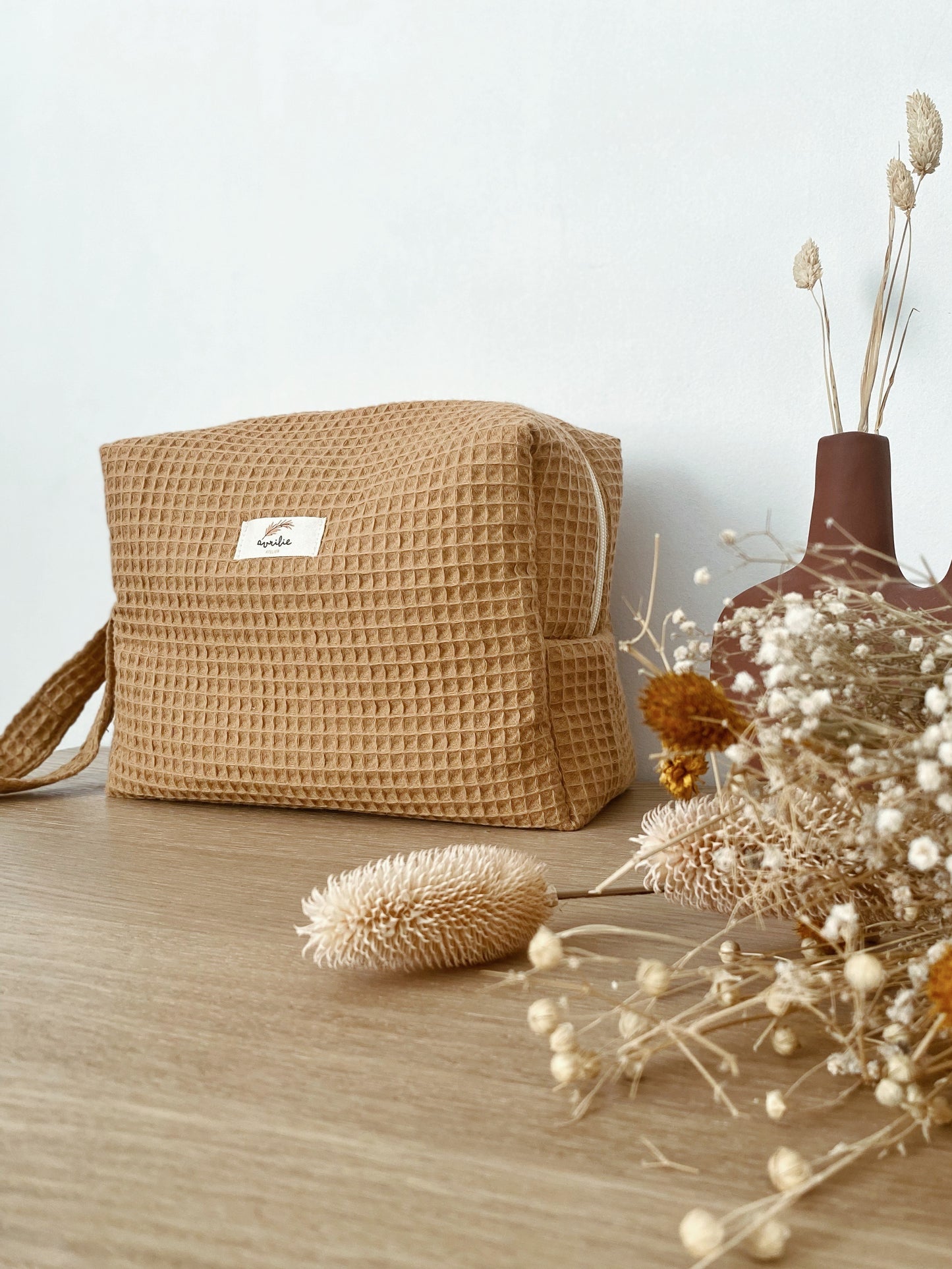 Customizable honeycomb toiletry bag