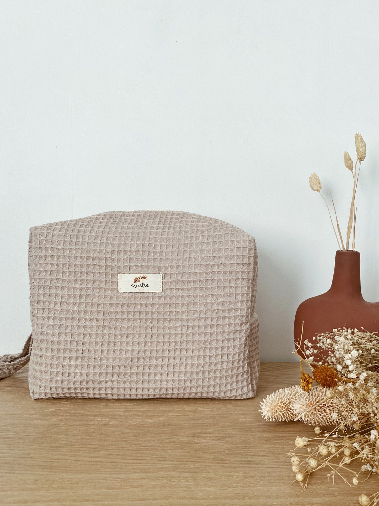 Customizable honeycomb toiletry bag