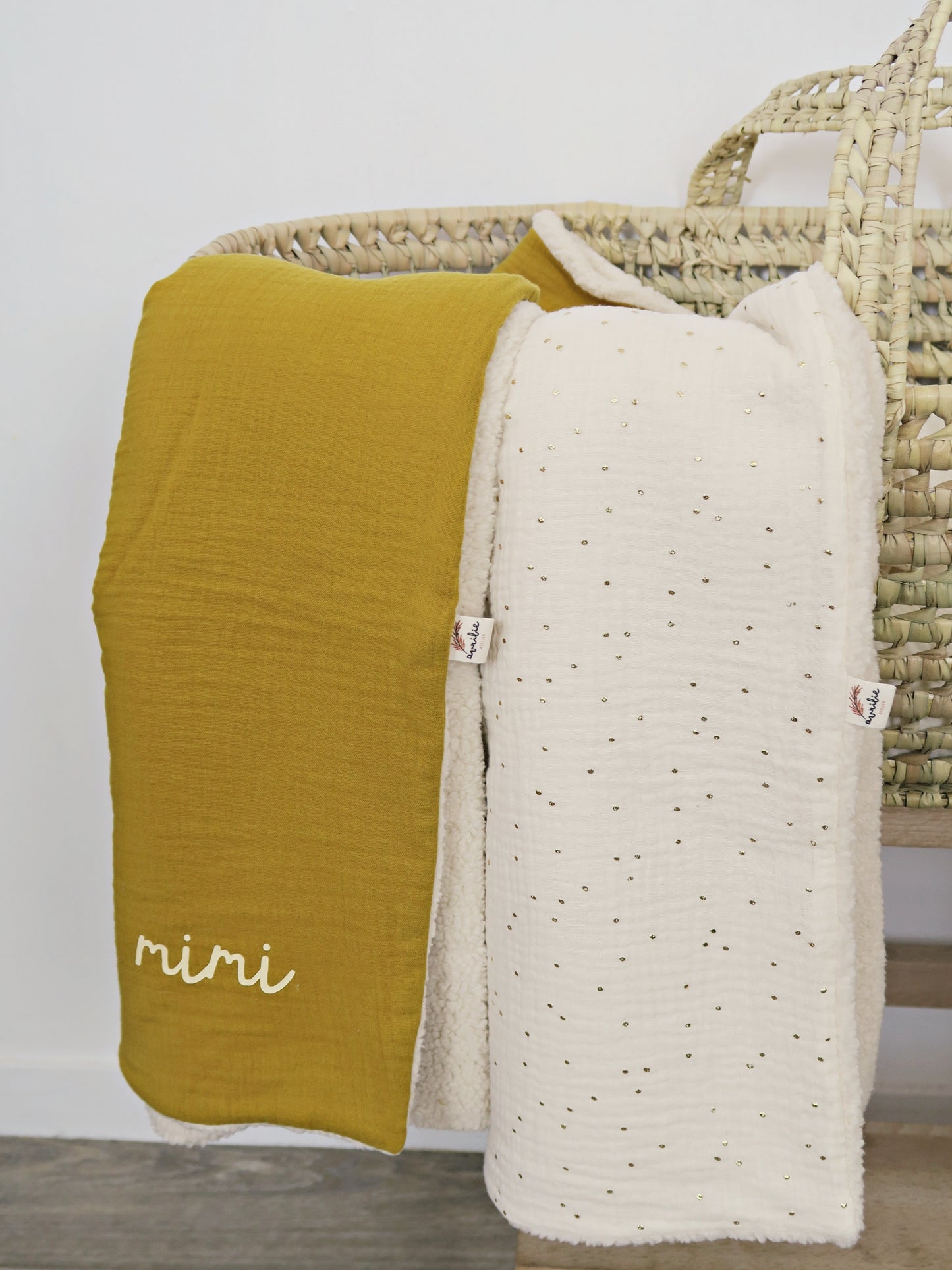 Customizable baby and child blanket