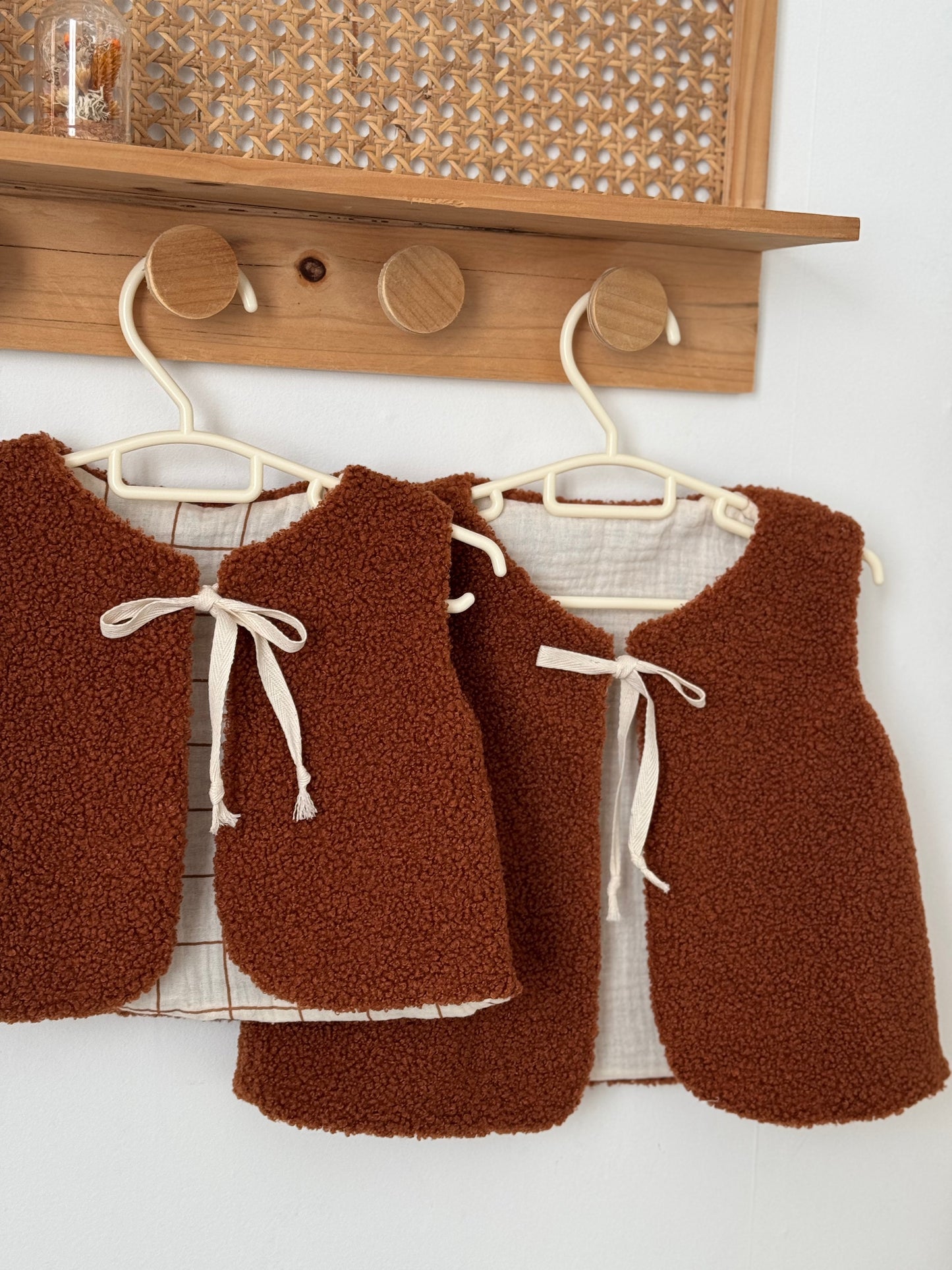 Gilet de berger réversible bébé et enfant avec liens à nouer COLLECTION TEDDY