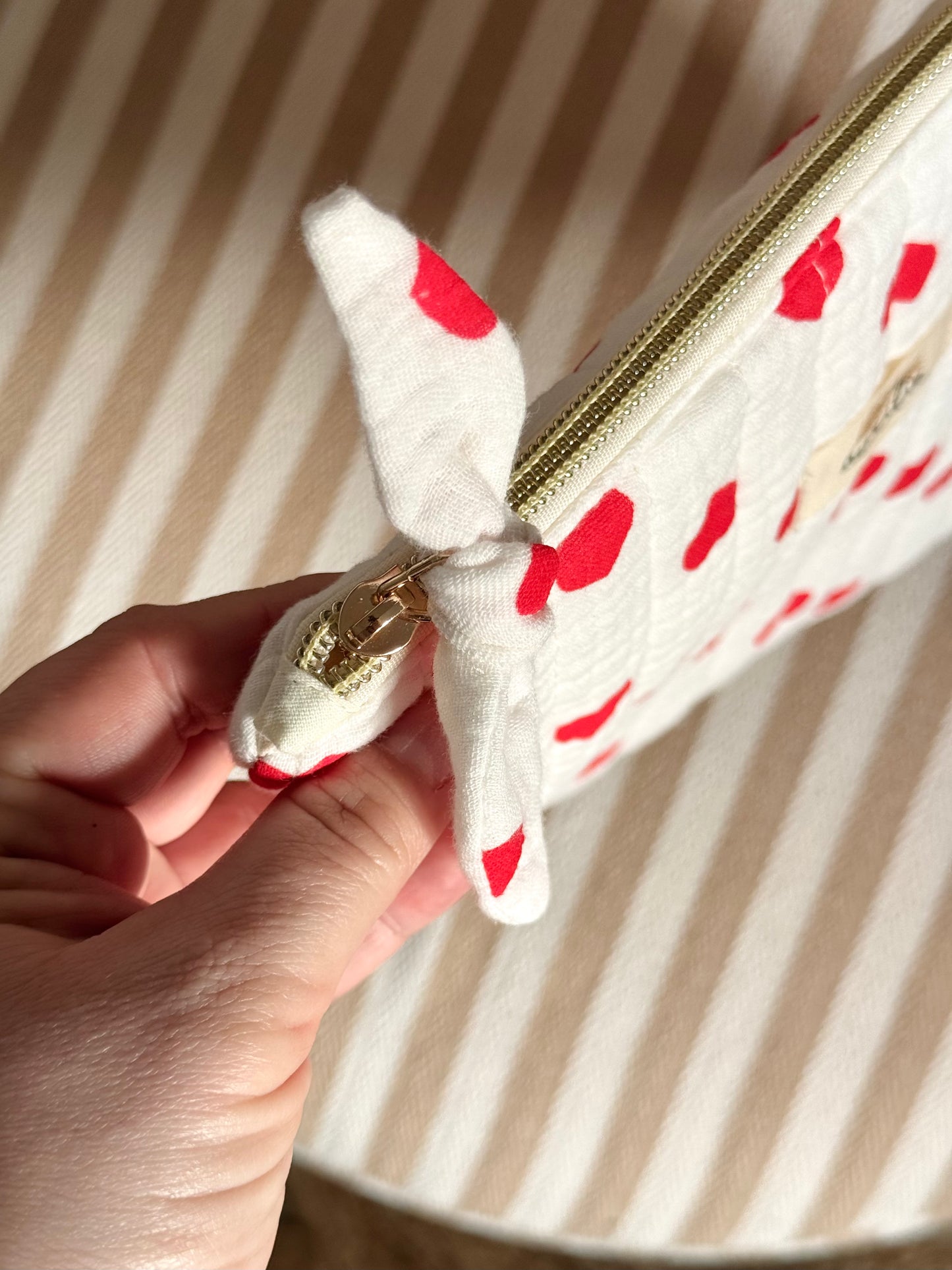 Pochette plate en gaze de coton COEUR ROUGE