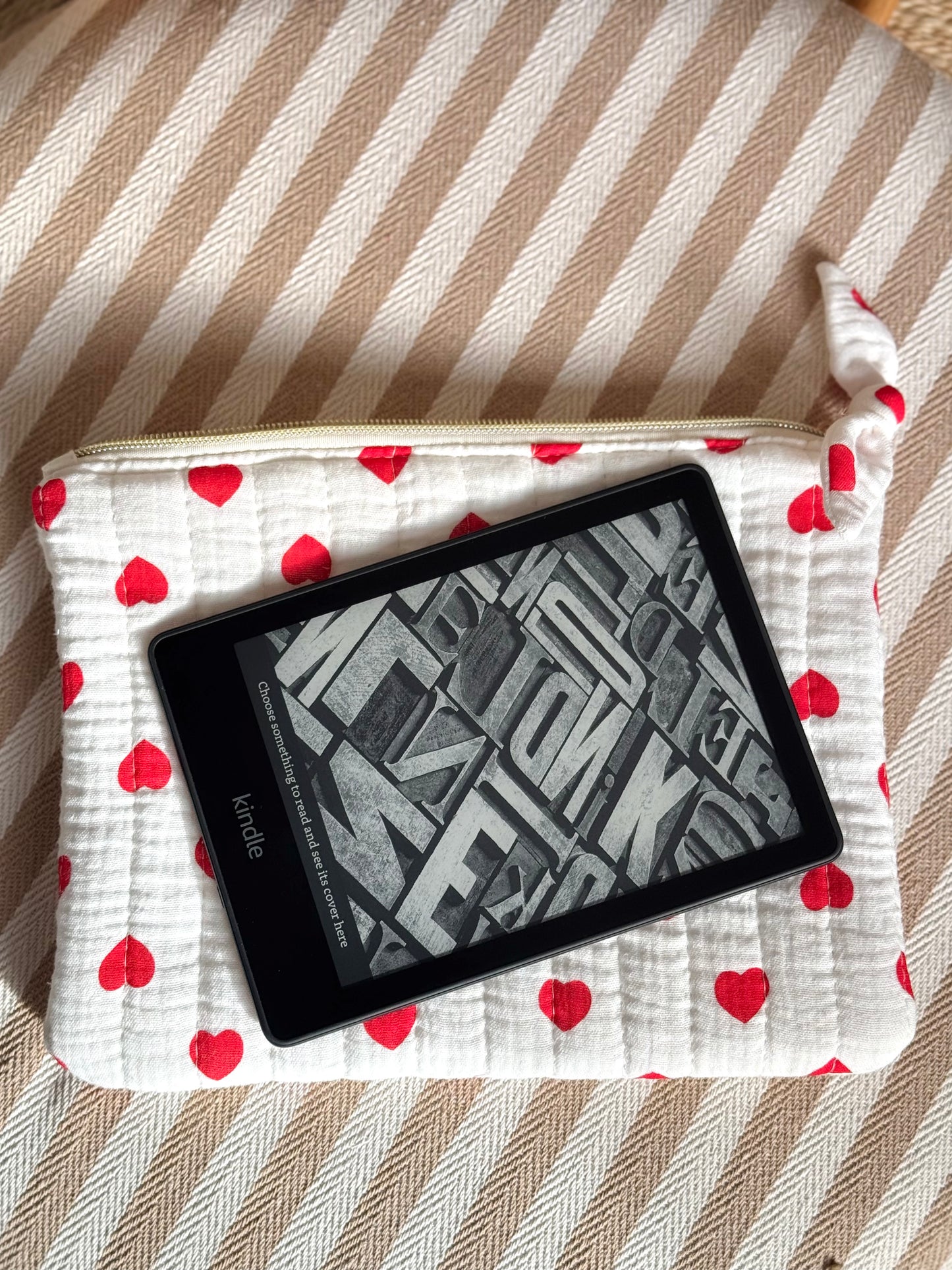 Pochette plate en gaze de coton COEUR ROUGE